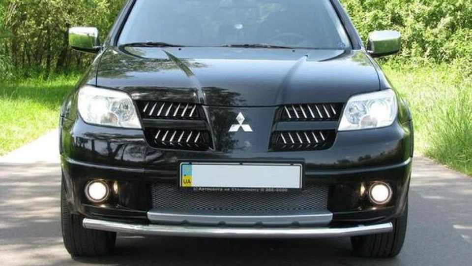 Mitsubishi Outlander R18 5