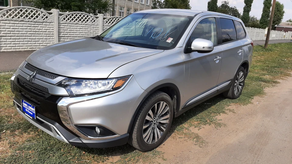 Mitsubishi Outlander SE S-AWC 1