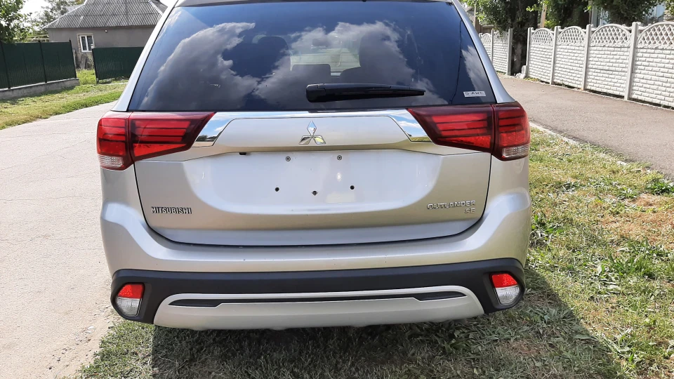 Mitsubishi Outlander SE S-AWC 3