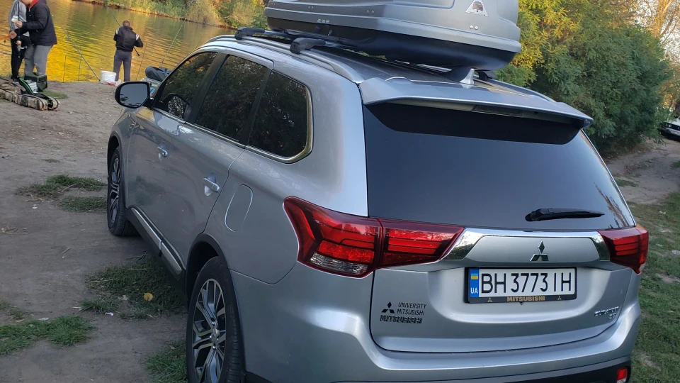 Mitsubishi Outlander SEL 4