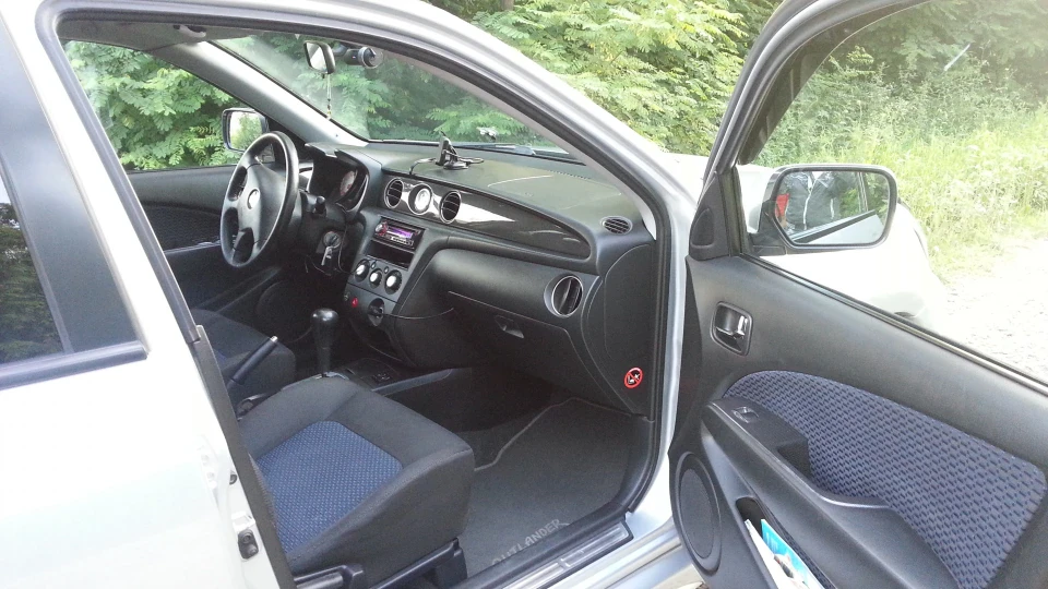 Mitsubishi Outlander Сріблястий носоріг 5