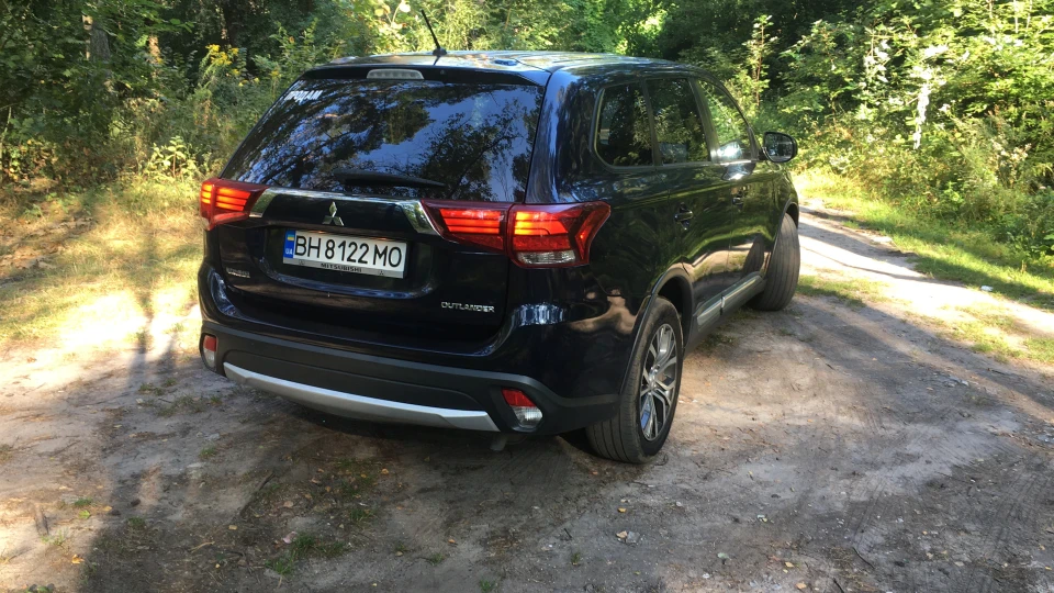Mitsubishi Outlander USA 4
