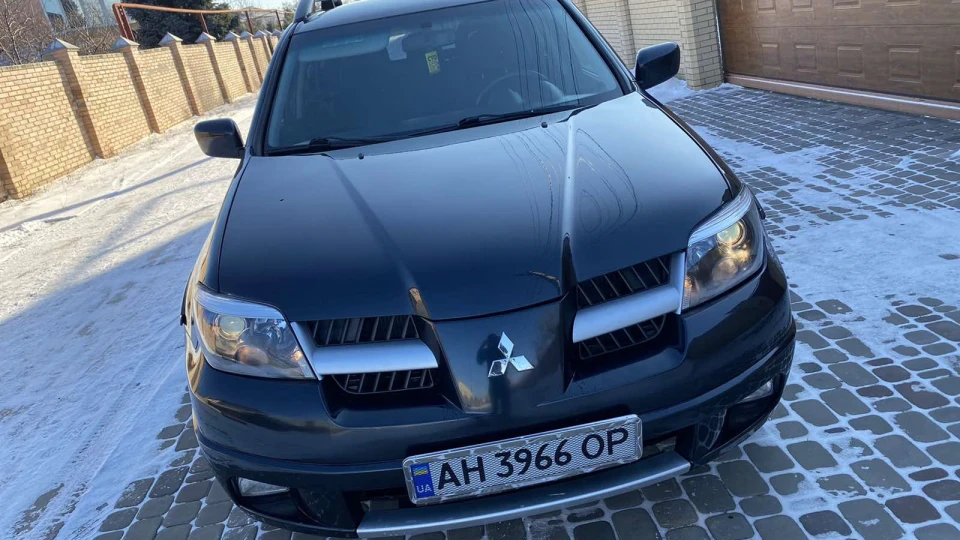 Mitsubishi Outlander Всюдихід 2