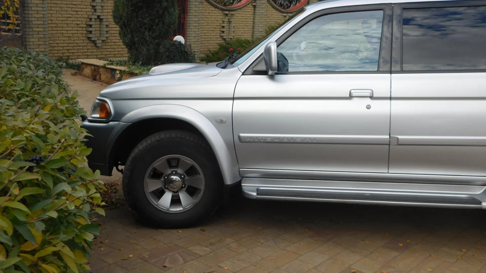 Mitsubishi Pajero Sport 4