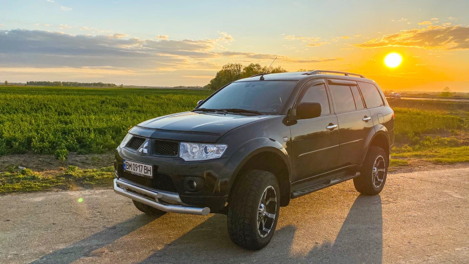 Mitsubishi Pajero Sport 2