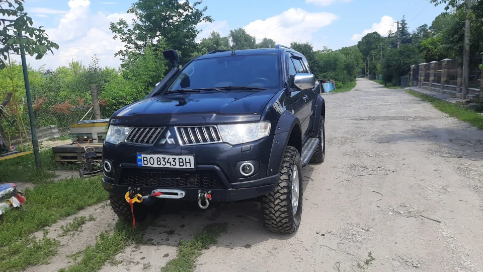 Mitsubishi Pajero Sport 3