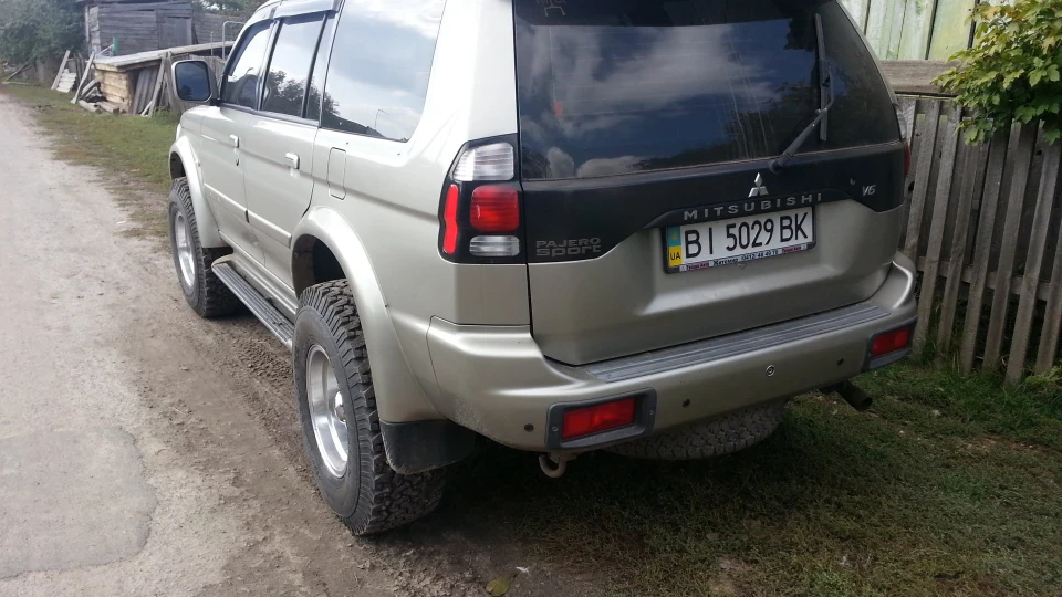 Mitsubishi Pajero Sport 2