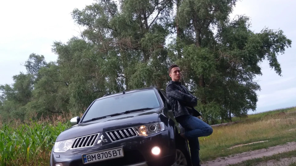 Mitsubishi Pajero Sport 2