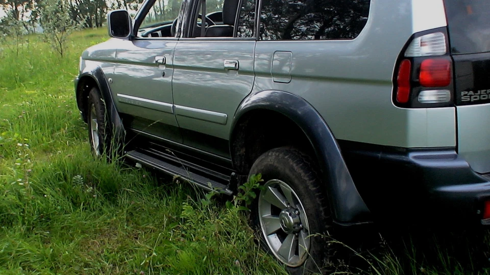 Mitsubishi Pajero Sport 2
