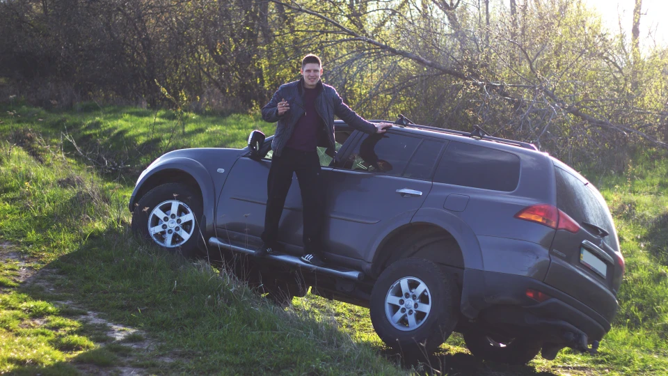 Mitsubishi Pajero Sport 2