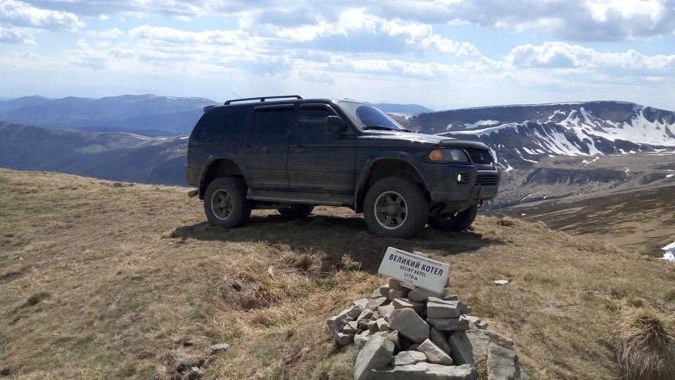 Mitsubishi Pajero Sport 3