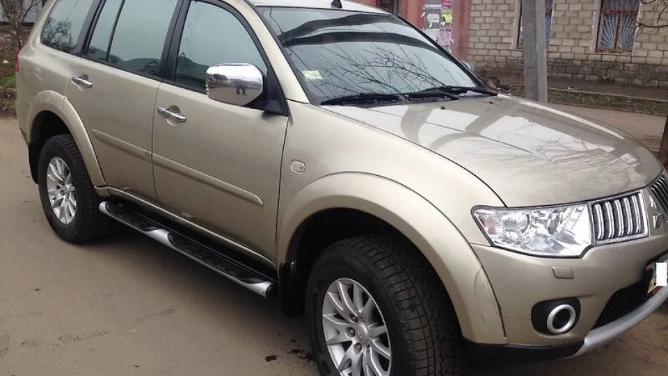 Mitsubishi Pajero Sport 2