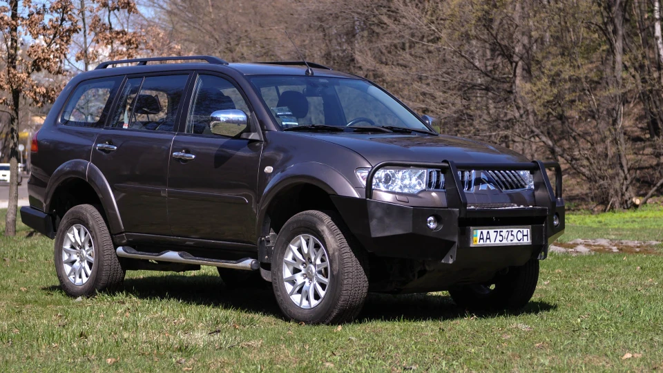 Mitsubishi Pajero Sport タンク