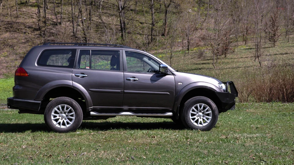 Mitsubishi Pajero Sport タンク 2