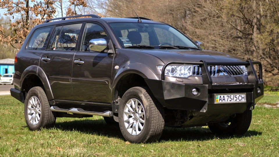 Mitsubishi Pajero Sport タンク 4