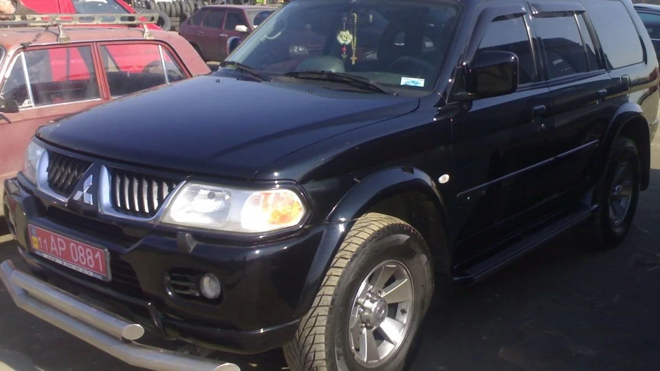 Mitsubishi Pajero Sport 2