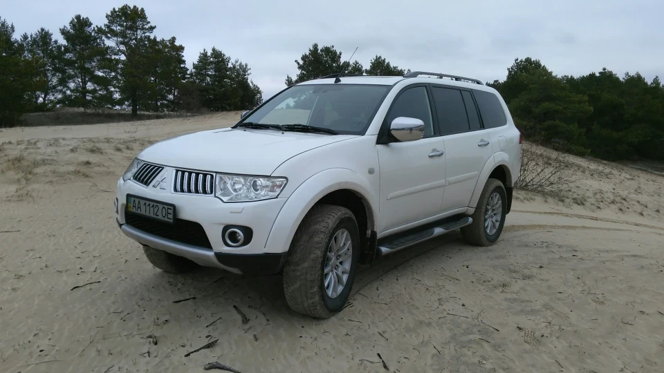 Mitsubishi Pajero Sport 2