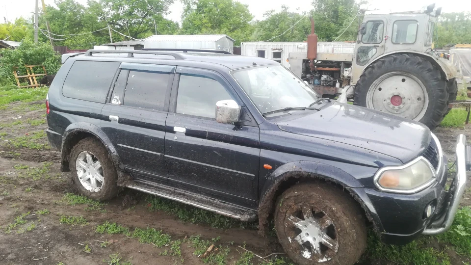 Mitsubishi Pajero Sport 2