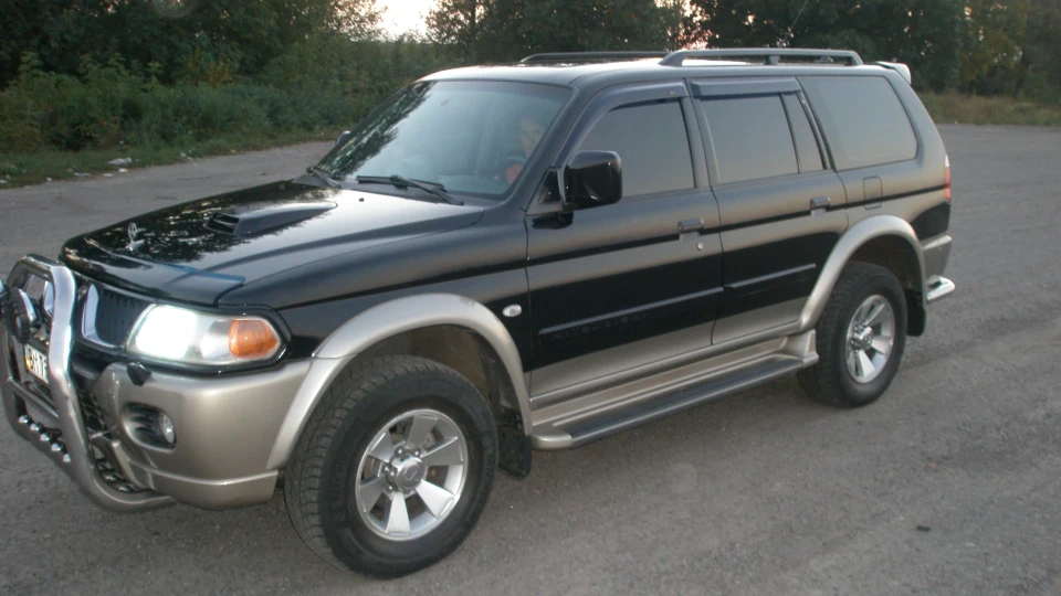Mitsubishi Pajero Sport 3