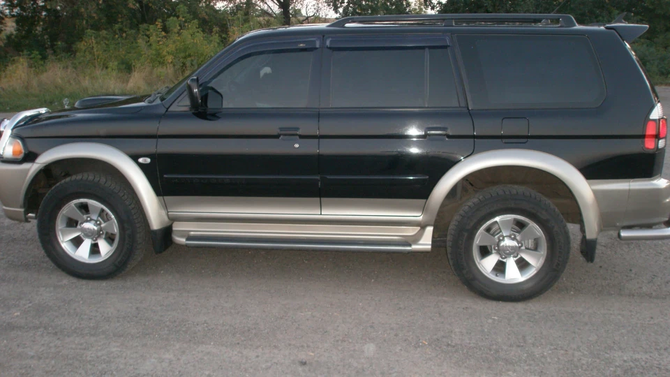 Mitsubishi Pajero Sport 4