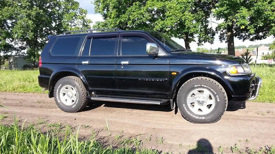Mitsubishi Pajero Sport 2