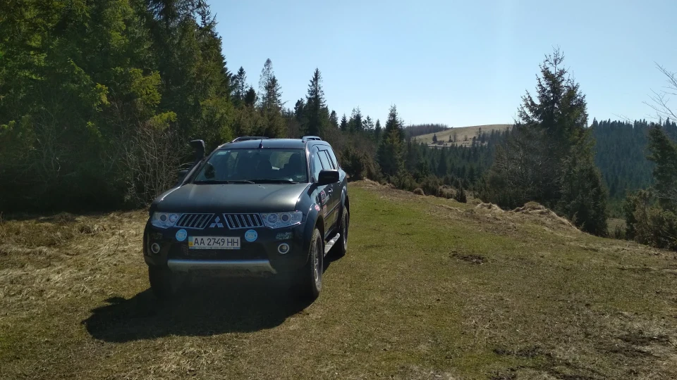Mitsubishi Pajero Sport 2