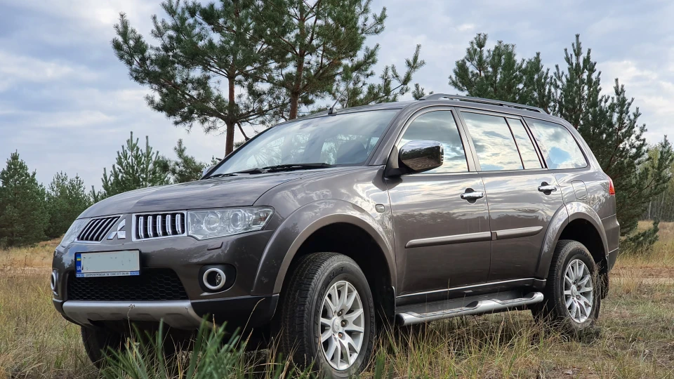 Mitsubishi Pajero Sport 2