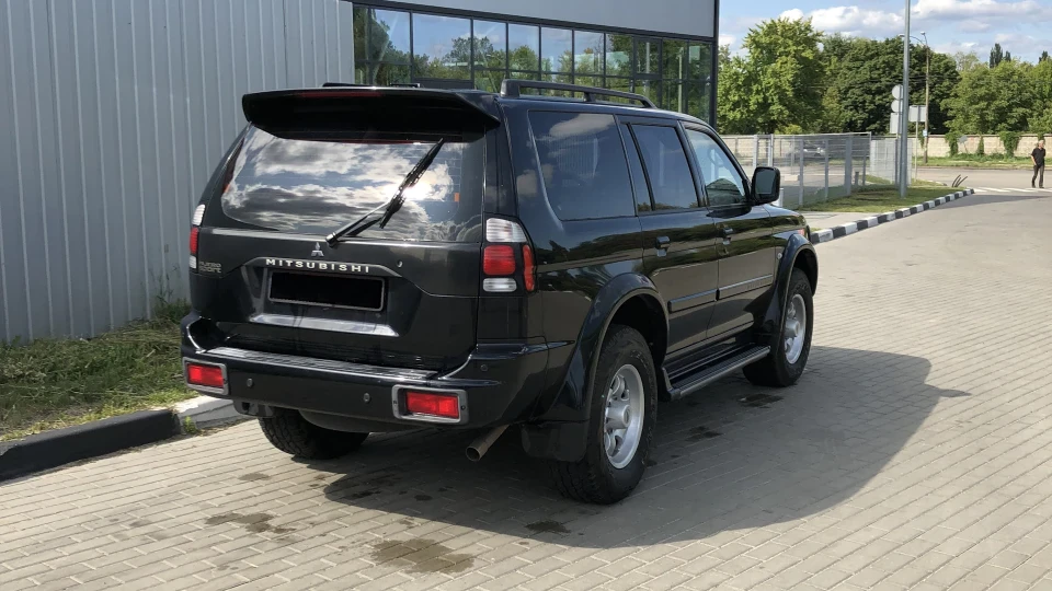 Mitsubishi Pajero Sport 2