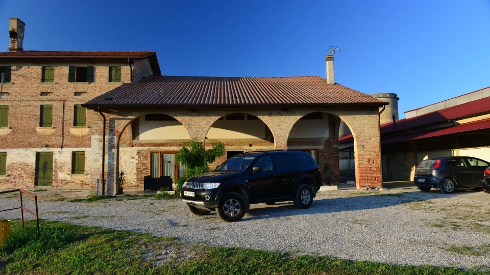 Mitsubishi Pajero Sport 4