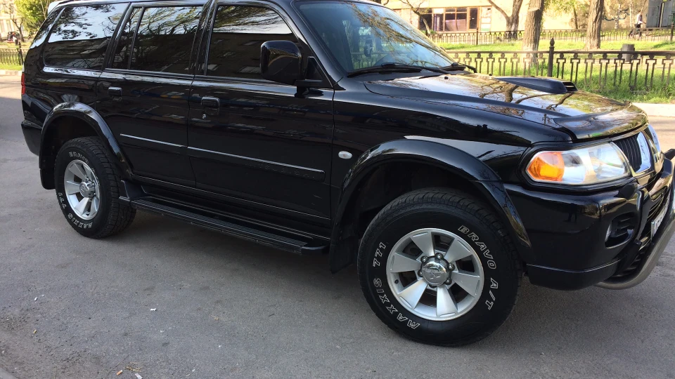 Mitsubishi Pajero Sport 2
