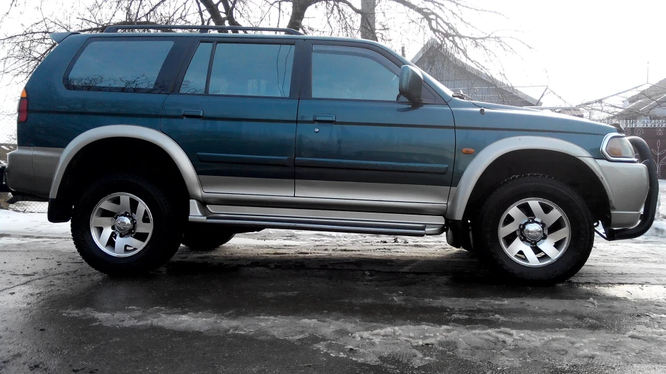 Mitsubishi Pajero Sport 2