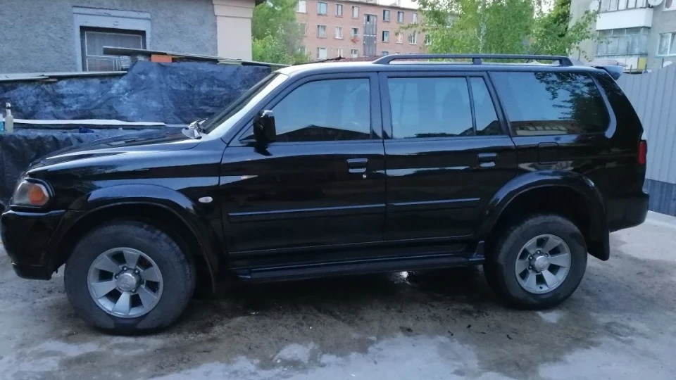 Mitsubishi Pajero Sport 2