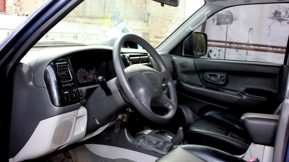 Mitsubishi Pajero Sport 2
