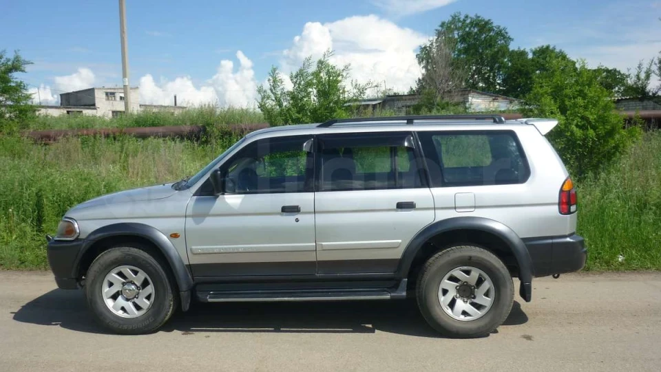 Mitsubishi Pajero Sport 2