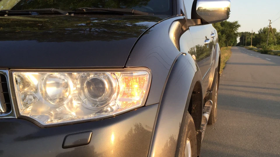 Mitsubishi Pajero Sport 2.5 DI-D 2