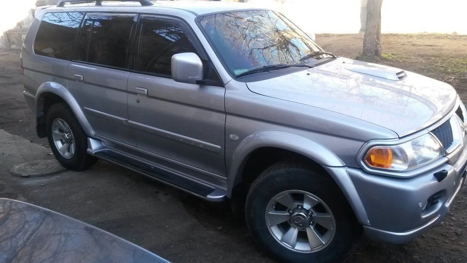 Mitsubishi Pajero Sport 2.5 TD SHOGUN 2