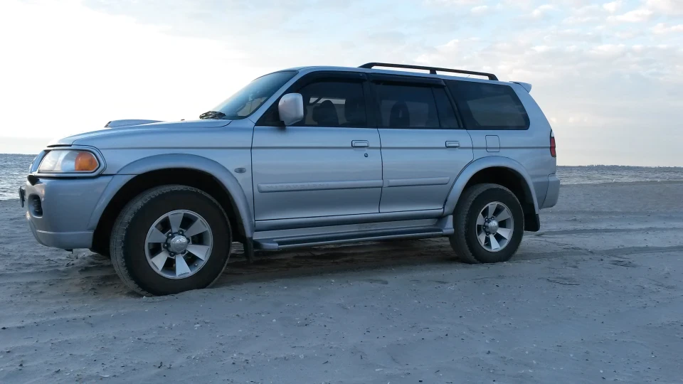 Mitsubishi Pajero Sport 2.5 TD SHOGUN 4