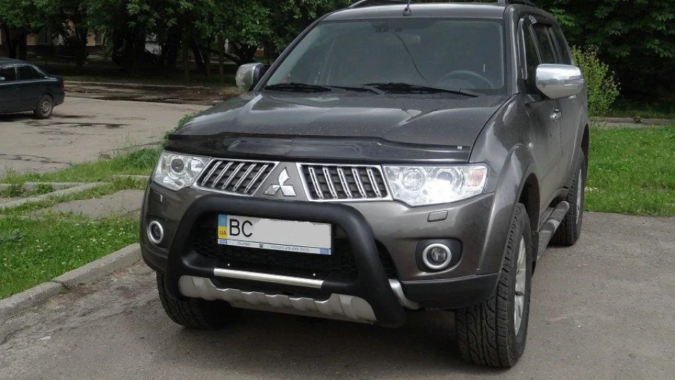 Mitsubishi Pajero Sport 2.5 турбо Авіатор