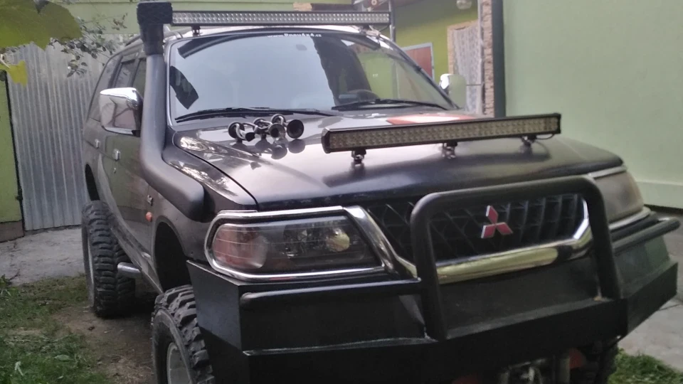 Mitsubishi Pajero Sport 2.5 турбо дизель 5