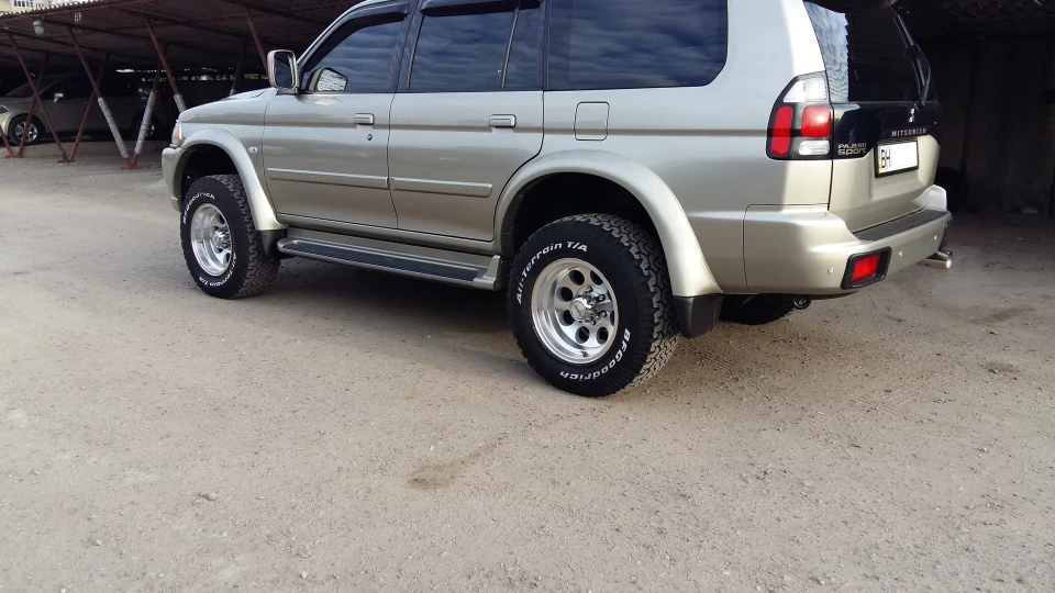 Mitsubishi Pajero Sport 3.0 АКПП газ/бензин 2