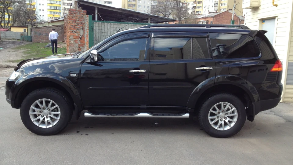 Mitsubishi Pajero Sport 3.0 AT Ultimate JERIK 2