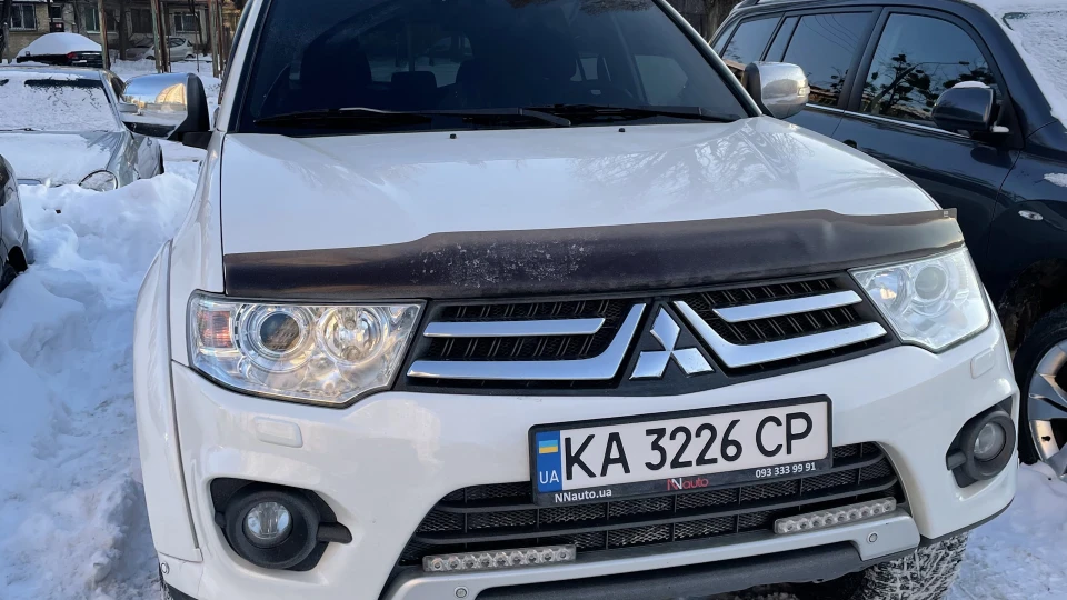 Mitsubishi Pajero Sport Білий Паджеро