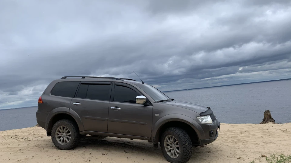 Mitsubishi Pajero Sport Black Edition 2