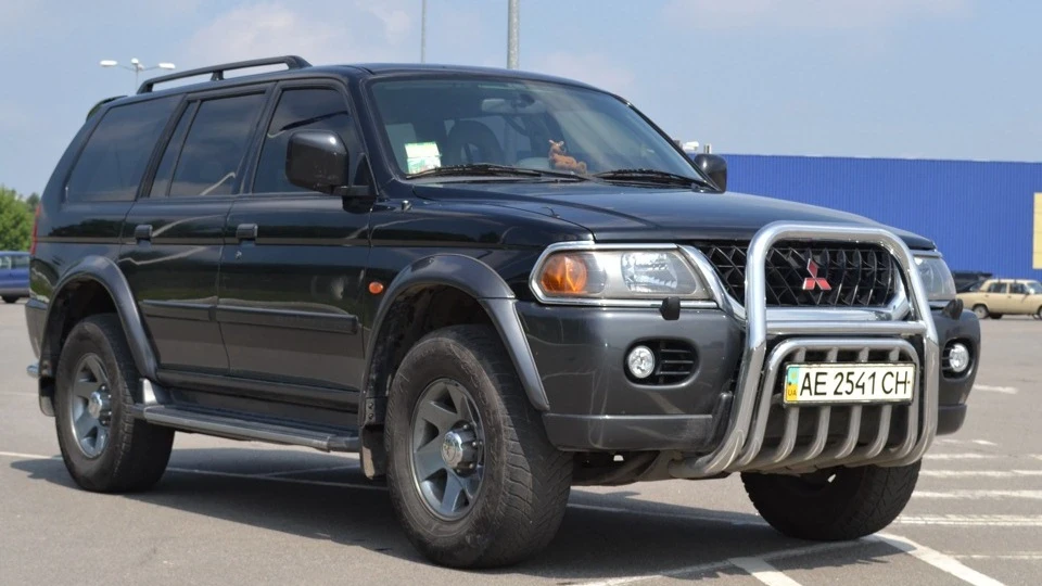 Mitsubishi Pajero Sport "Б.Т.Р" 3