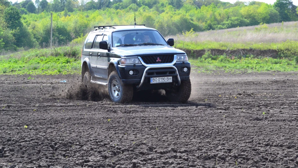 Mitsubishi Pajero Sport Чорний Монах 3