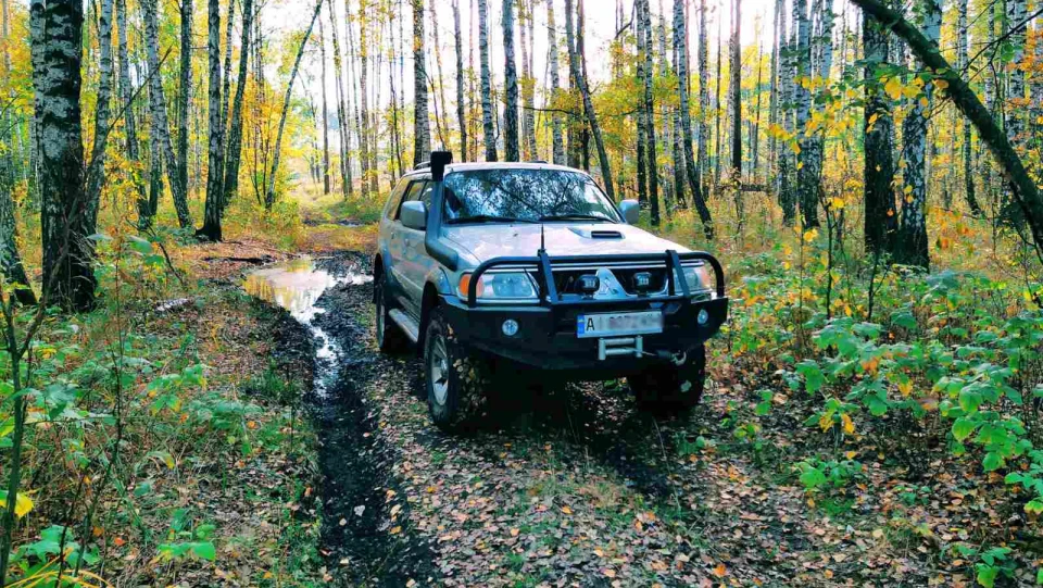 Mitsubishi Pajero Sport Gray Turbo Tiger