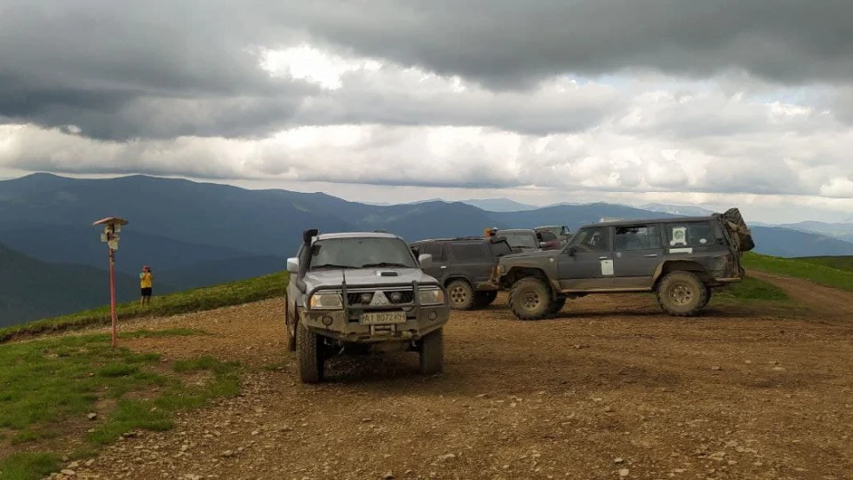Mitsubishi Pajero Sport Gray Turbo Tiger 2