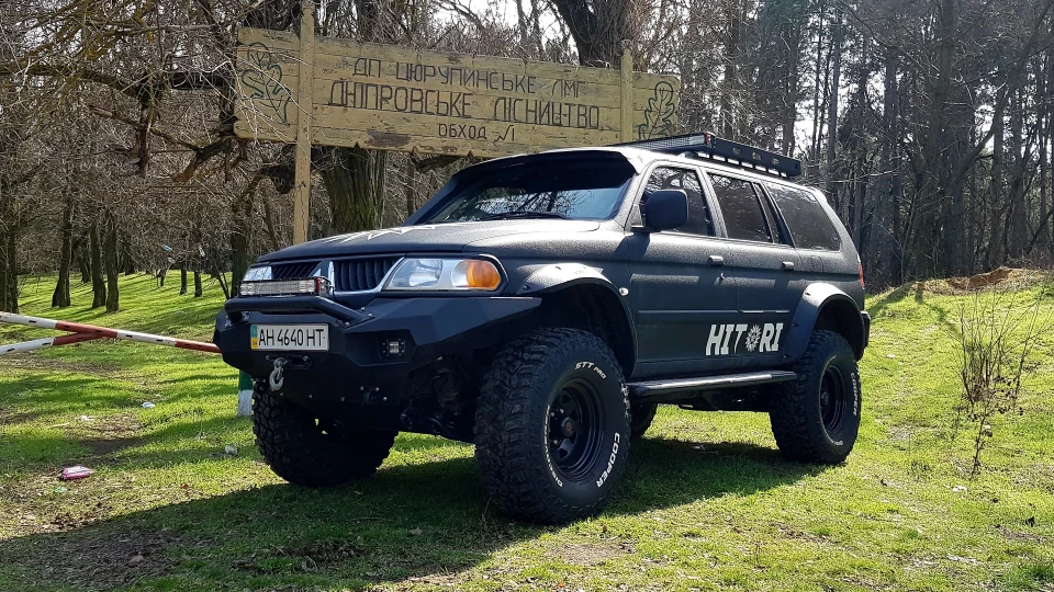Mitsubishi Pajero Sport "HITORI" 3