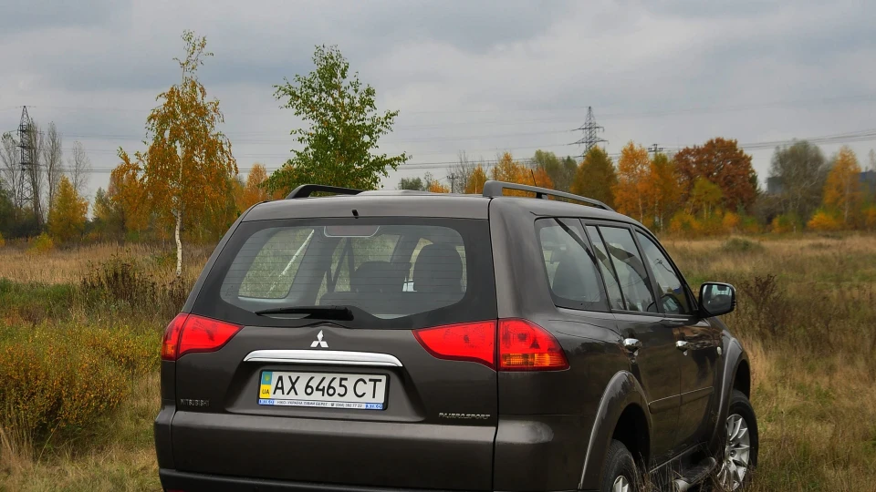 Mitsubishi Pajero Sport Intense S11 (2.5 дизель) 3