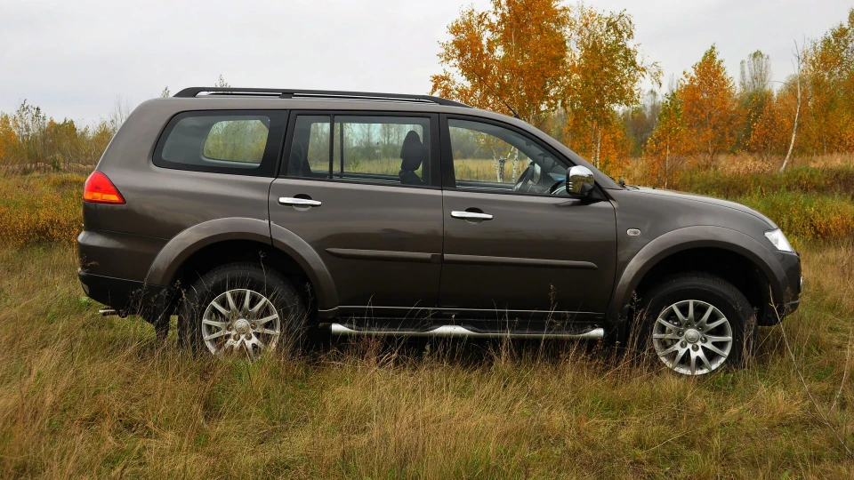Mitsubishi Pajero Sport Intense S11 (2.5 дизель) 4